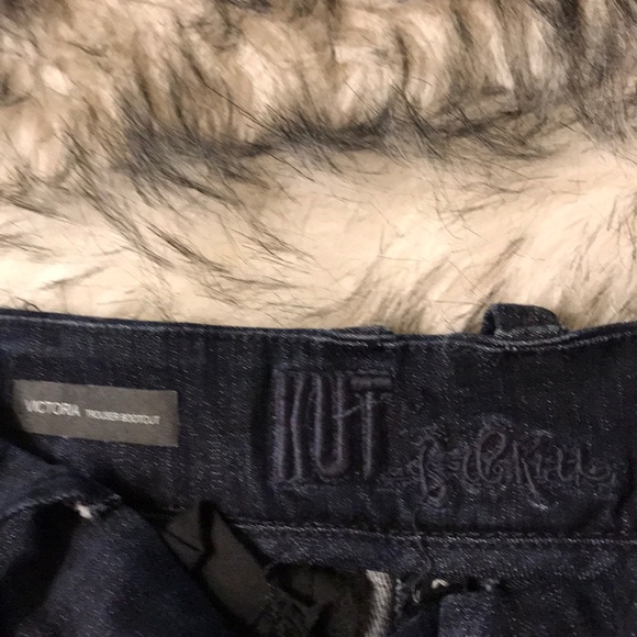 Kut from the Kloth UNIQUE Mid Rise Victoria Trouser Jean Boot Cut - Picture 5 of 5